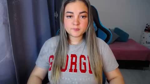 Snapshot of dumont_model chatting on December 14, 2024, 9:56 pm Nicole   online show from December 14, 2024, 9:56 pm