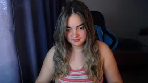 Snapshot of dumont_model chatting on December 18, 2024, 8:47 pm Nicole   online show from December 18, 2024, 8:47 pm