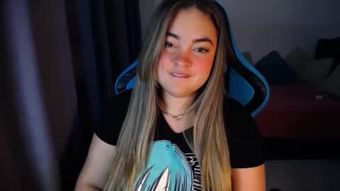 Snapshot of dumont_model chatting on January 10, 2025, 4:44 am Nicole   online show from January 10, 2025, 4:44 am