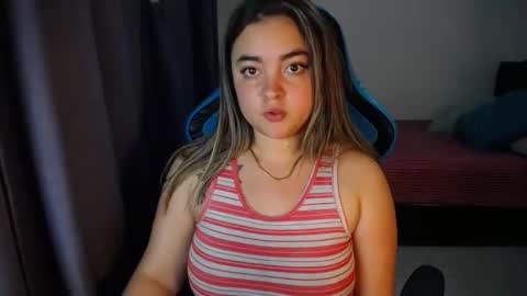 Snapshot of dumont_model chatting on January 14, 2025, 10:02 pm Nicole   online show from January 14, 2025, 10:02 pm