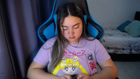 Snapshot of dumont_model chatting on January 30, 2025, 9:36 pm Nicole   online show from January 30, 2025, 9:36 pm