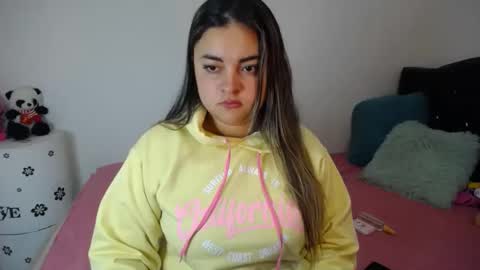 Snapshot of dumont_model chatting on February 13, 2025, 7:42 pm Nicole   online show from February 13, 2025, 7:42 pm