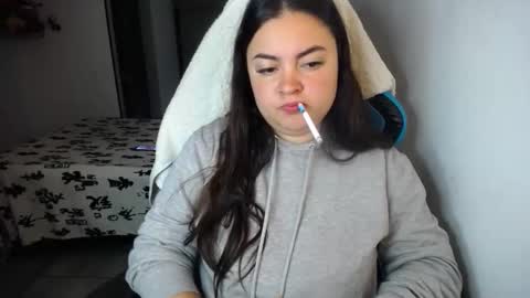 Snapshot of dumont_model chatting on October 16, 2025, 8:04 am Nicole   online show from October 16, 2025, 8:04 am