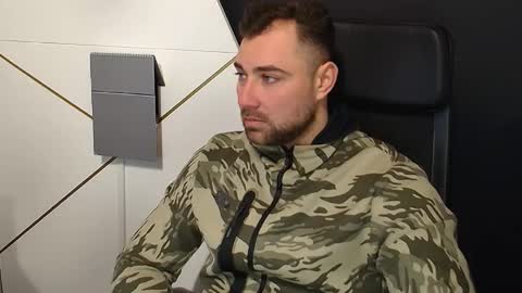 Snapshot of duncanstones chatting on November 3, 2025, 4:58 am DuncanStone online show from November 3, 2025, 4:58 am