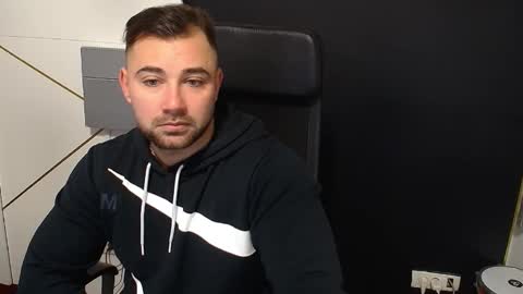 Snapshot of duncanstones chatting on November 15, 2025, 6:11 am DuncanStone online show from November 15, 2025, 6:11 am