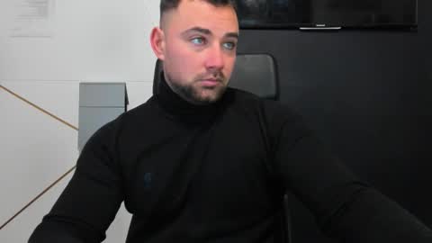 Snapshot of duncanstones chatting on December 4, 2025, 6:01 am DuncanStone online show from December 4, 2025, 6:01 am