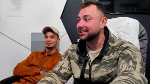 Snapshot of duncanstones chatting on December 16, 2025, 7:13 am DuncanStone online show from December 16, 2025, 7:13 am