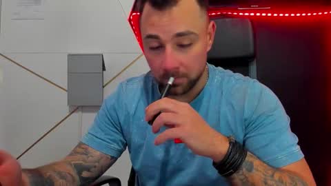 Snapshot of duncanstones chatting on February 1, 2026, 7:40 am DuncanStone online show from February 1, 2026, 7:40 am