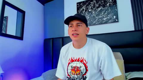 Thomas and Noah online show from November 9, 2025, 8:29 pm