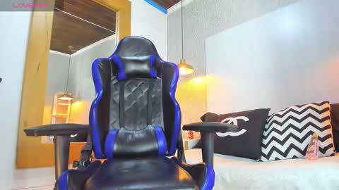 DUSAN  GREY online show from February 24, 2026, 4:21 am