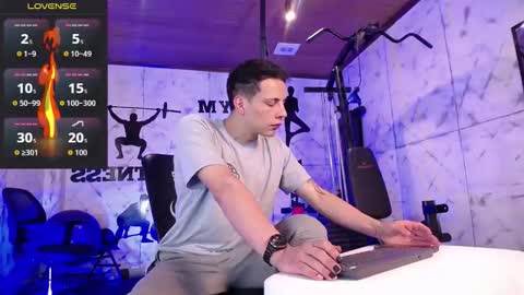 Dustin Sonne online show from October 18, 2025, 3:53 am