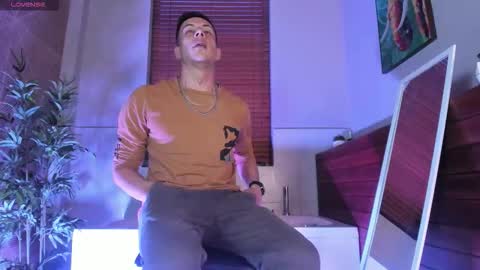 Dustin Sonne online show from October 29, 2025, 4:04 am