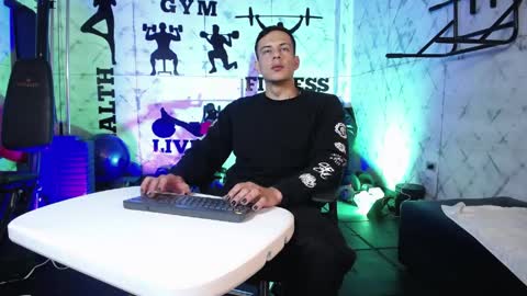 Dustin Sonne online show from April 8, 2026, 3:39 am