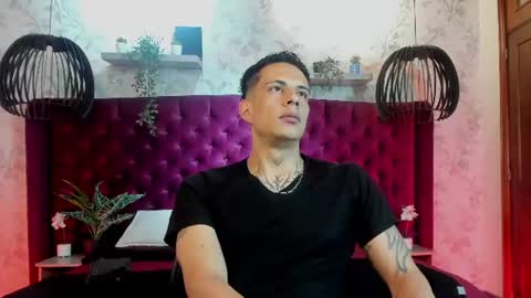 Snapshot of dustin_sonne chatting on July 5, 2026, 3:34 am Dustin Sonne online show from July 5, 2026, 3:34 am
