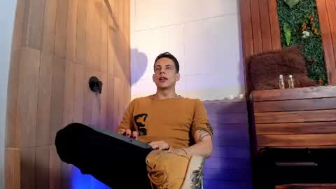Snapshot of dustin_sonne chatting on July 17, 2026, 3:35 am Dustin Sonne online show from July 17, 2026, 3:35 am