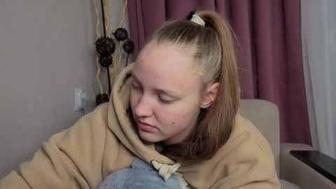 Jenny online show from December 19, 2025, 7:10 pm