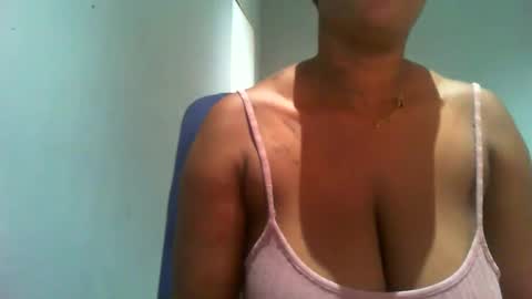 dustylucy online show from April 19, 2026, 6:13 am