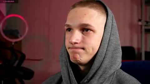 Dustyn online show from February 9, 2025, 8:02 pm