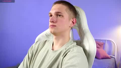 Dustyn online show from March 2, 2025, 6:40 pm