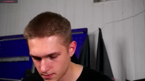 Dustyn online show from November 1, 2025, 3:36 pm