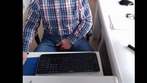 Snapshot of dutchpornking2 chatting on February 13, 2025, 11:28 am dutchpornking2 online show from February 13, 2025, 11:28 am