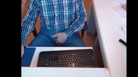 Snapshot of dutchpornking2 chatting on February 27, 2025, 4:32 pm dutchpornking2 online show from February 27, 2025, 4:32 pm