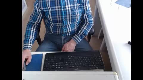 Snapshot of dutchpornking2 chatting on March 9, 2025, 8:40 am dutchpornking2 online show from March 9, 2025, 8:40 am