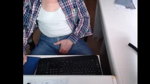 Snapshot of dutchpornking2 chatting on March 11, 2025, 4:40 pm dutchpornking2 online show from March 11, 2025, 4:40 pm