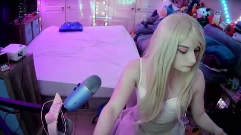 DvaDaisy online show from January 17, 2025, 10:01 pm