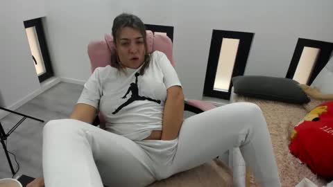 Snapshot of dyanakaylin chatting on February 15, 2026, 7:51 am dayana online show from February 15, 2026, 7:51 am