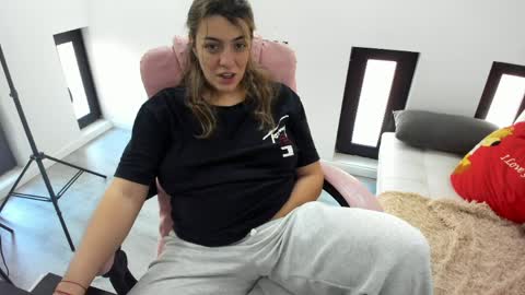 Snapshot of dyanakaylin chatting on April 5, 2026, 5:04 am dayana online show from April 5, 2026, 5:04 am