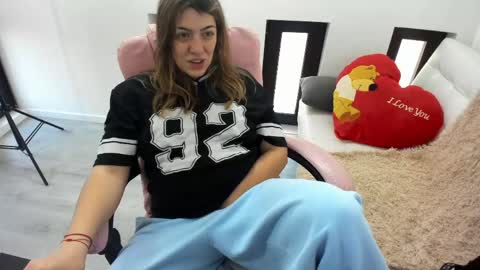 Snapshot of dyanakaylin chatting on April 13, 2026, 4:18 am dayana online show from April 13, 2026, 4:18 am