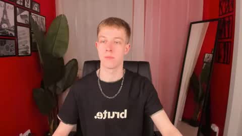Snapshot of dylan_norton chatting on May 20, 2026, 10:32 am Dylan online show from May 20, 2026, 10:32 am