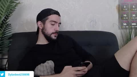 Snapshot of dylan_starxx chatting on December 7, 2024, 6:32 am Dylan online show from December 7, 2024, 6:32 am