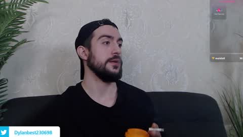 Snapshot of dylan_starxx chatting on December 10, 2024, 9:44 am Dylan online show from December 10, 2024, 9:44 am