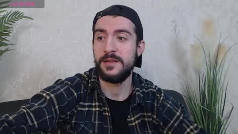 Snapshot of dylan_starxx chatting on December 14, 2024, 5:40 am Dylan online show from December 14, 2024, 5:40 am