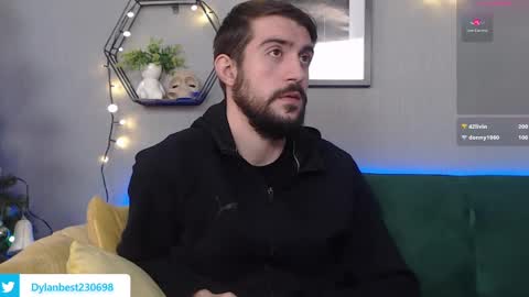 Snapshot of dylan_starxx chatting on December 18, 2024, 10:40 am Dylan online show from December 18, 2024, 10:40 am