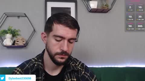 Snapshot of dylan_starxx chatting on February 9, 2025, 2:17 am Dylan online show from February 9, 2025, 2:17 am