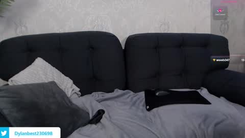 Snapshot of dylan_starxx chatting on February 14, 2025, 9:34 am Dylan online show from February 14, 2025, 9:34 am