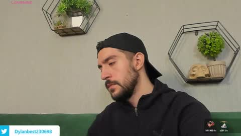Snapshot of dylan_starxx chatting on September 17, 2025, 10:22 pm Dylan online show from September 17, 2025, 10:22 pm
