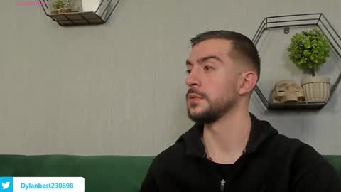 Snapshot of dylan_starxx chatting on October 6, 2025, 1:58 am Dylan online show from October 6, 2025, 1:58 am