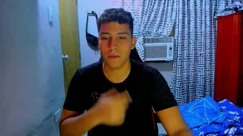 Snapshot of dylan_yvt chatting on December 8, 2024, 11:19 pm yohe online show from December 8, 2024, 11:19 pm