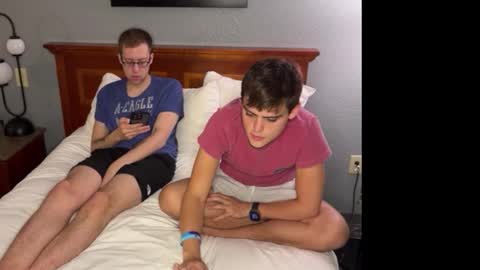 dylanfruits online show from October 2, 2025, 2:07 am