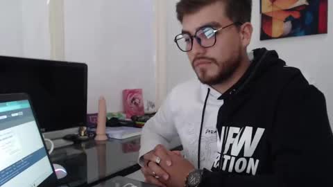 dylanhot10 online show from December 9, 2024, 4:05 pm