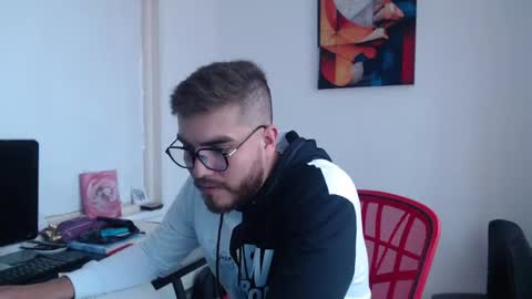 dylanhot10 online show from February 5, 2025, 7:53 pm