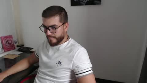 dylanhot10 online show from October 6, 2025, 9:34 pm