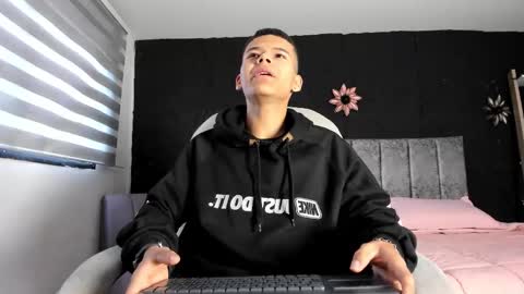 dylanroyce_ online show from March 28, 2026, 12:38 pm