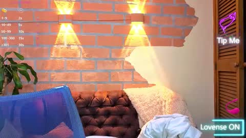 D Y L A N online show from October 25, 2025, 12:23 pm