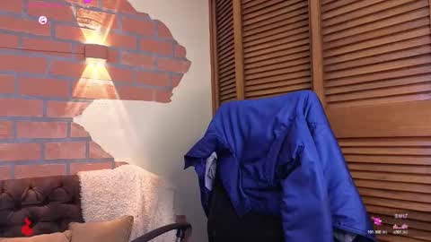 D Y L A N online show from December 3, 2025, 10:08 pm