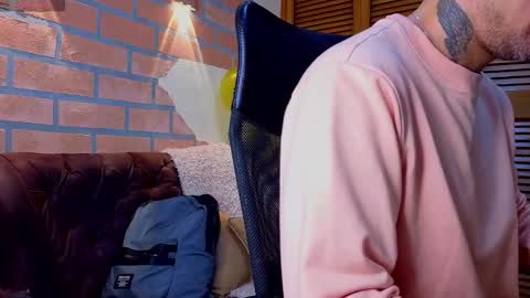 Snapshot of dylanstonne1 chatting on March 25, 2026, 2:17 am D Y L A N online show from March 25, 2026, 2:17 am